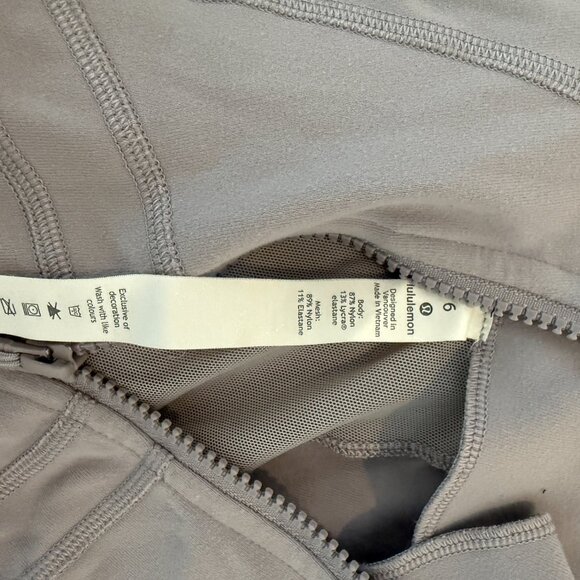 Lululemon define jacket size 6 - Picture 3 of 3